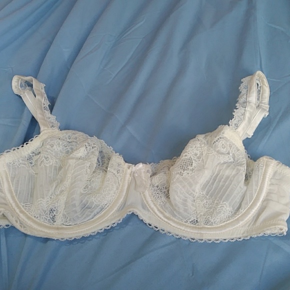 paramour Other - Delicate white bra